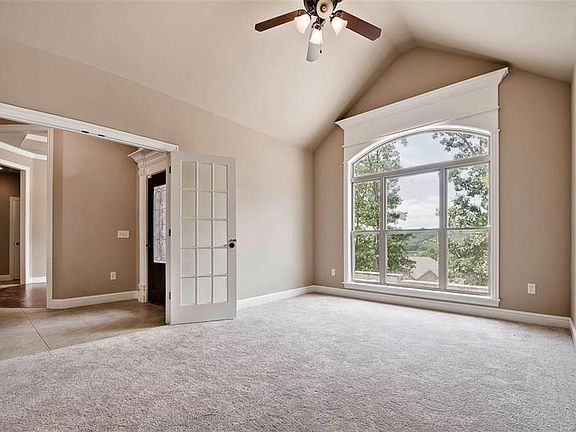 3rd image of 226 N Skyview Ln