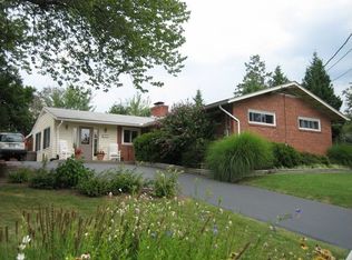 10002 Boxford Ct, Fairfax, VA 22030