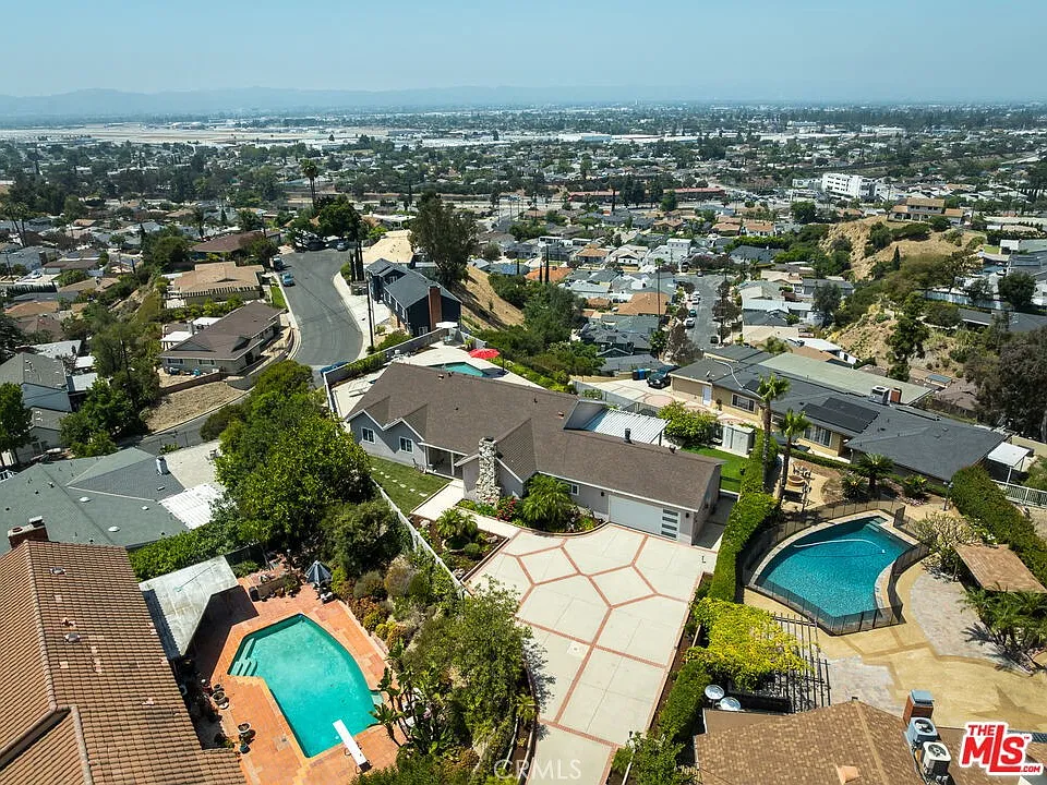 8471 Vine Valley Dr