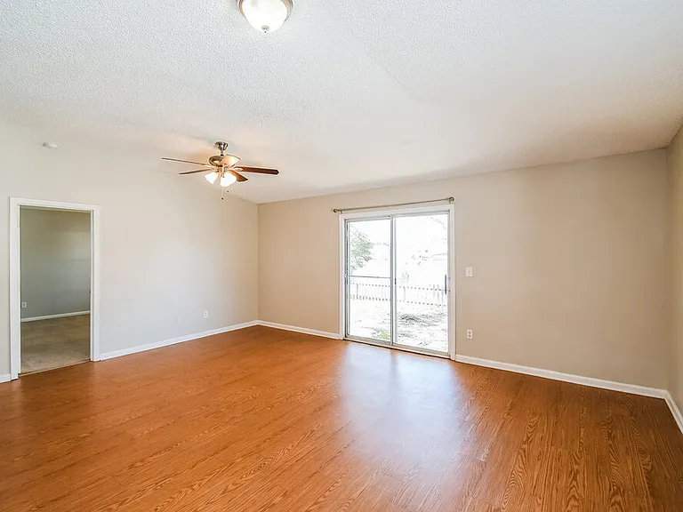 7533 International Village Dr — Photo 3