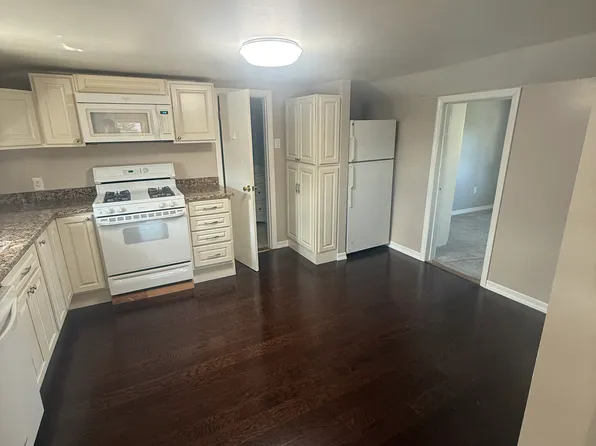 3 3rd St #2, Norwalk, CT 06855