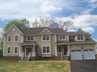 7 Ridge Ct, East Brunswick, NJ 08816