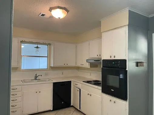 7665 Chelsea Pl — Photo 10