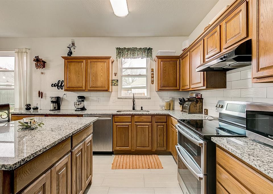 1st image of 1300 Pepperfield Ct