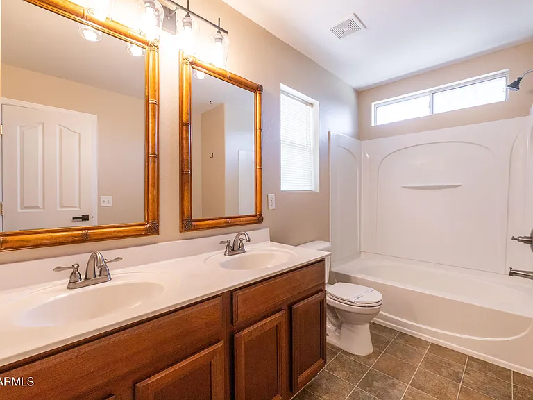 1531 S Longspur Ln — Photo 13