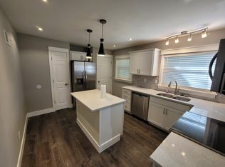 175 Duquette Ln, Florissant, MO 63033