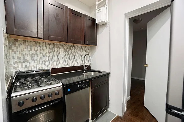 Rented by BRICK & GALO REALTY CORP | media 6