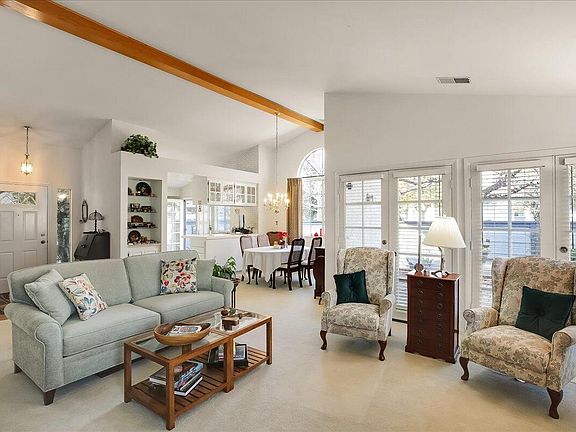 4th image of 5963 Village Terrace Dr