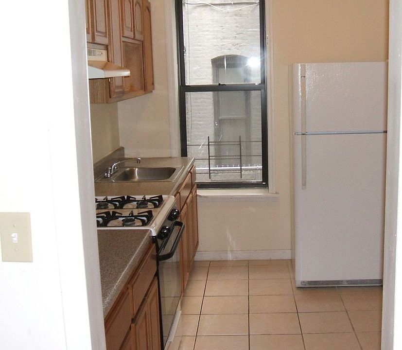 1st image of 1355 Pacific St APT 3A