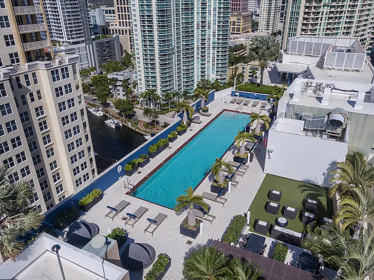 High Rise luxury rental apartments overlooking the New River in Fort Lauderdale, Florida near Las Olas Blvd.