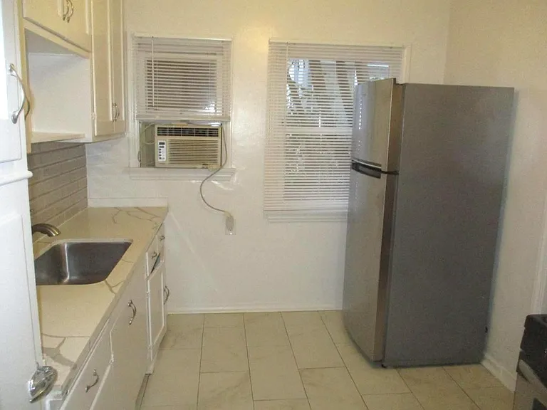 1105 Mound Ave #7 — Photo 5