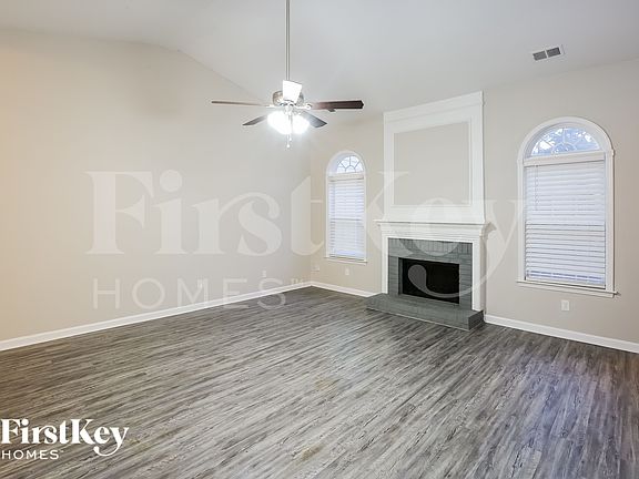 4th image of 11300 Fox Hill Dr