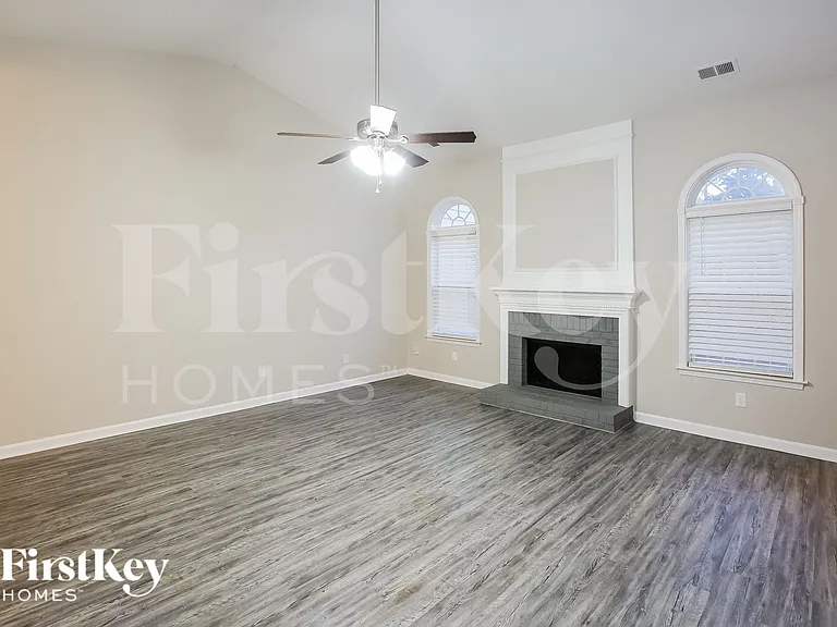 11300 Fox Hill Dr — Photo 4