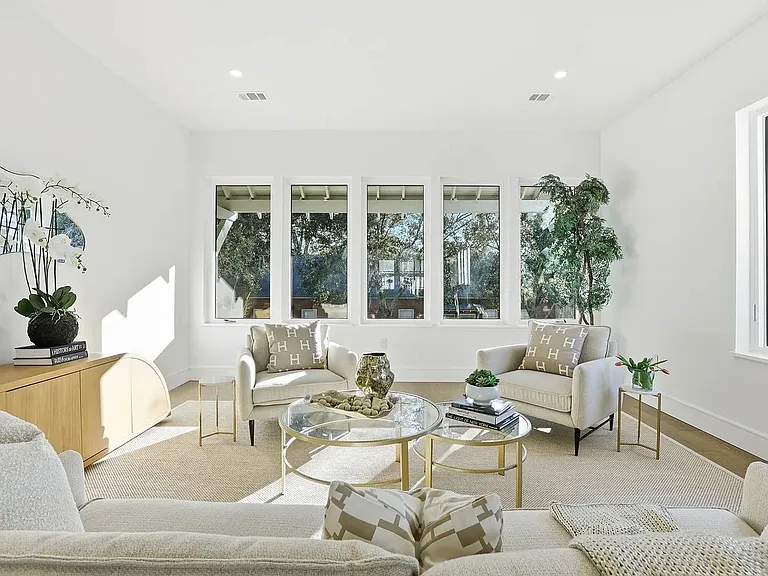 Luxury New Construction Rental Near Starland, SCAD & Ardsley Park with Garage and Private Courtyard — Photo 37