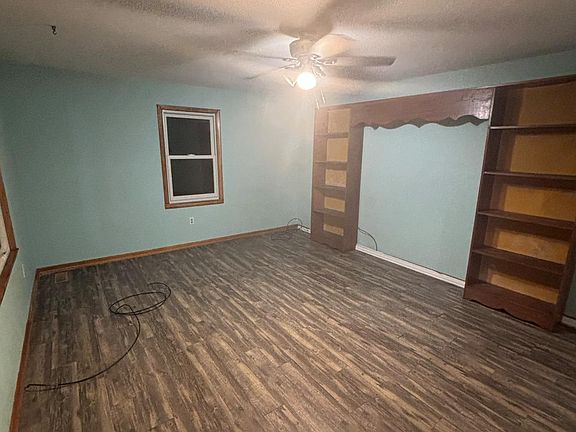 5th image of 17935 Parker Rd