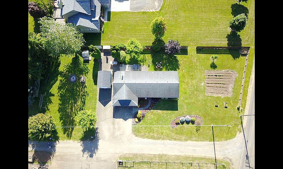 2nd image of 4760 Brickyard Rd