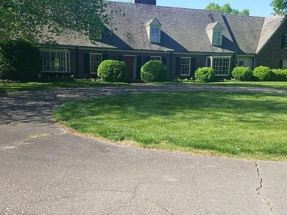 4th image of 620 Walker Springs Rd