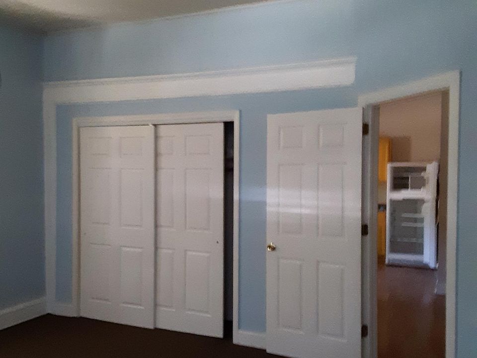 2nd image of 401 Bridge St APT 2