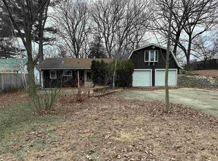 W9285 Oakland Rd, Cambridge, WI 53523