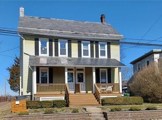 35 S Main St, Trumbauersville, PA 18970