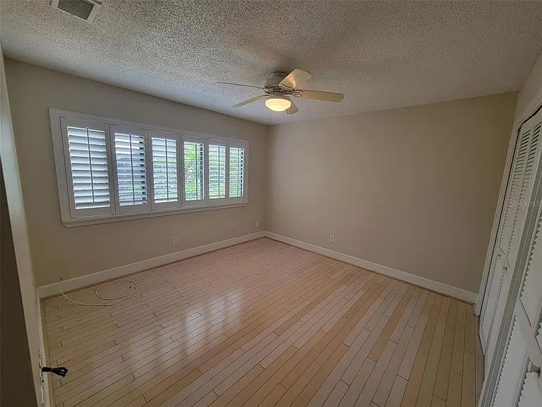101 Cedar Point Ln — Photo 23
