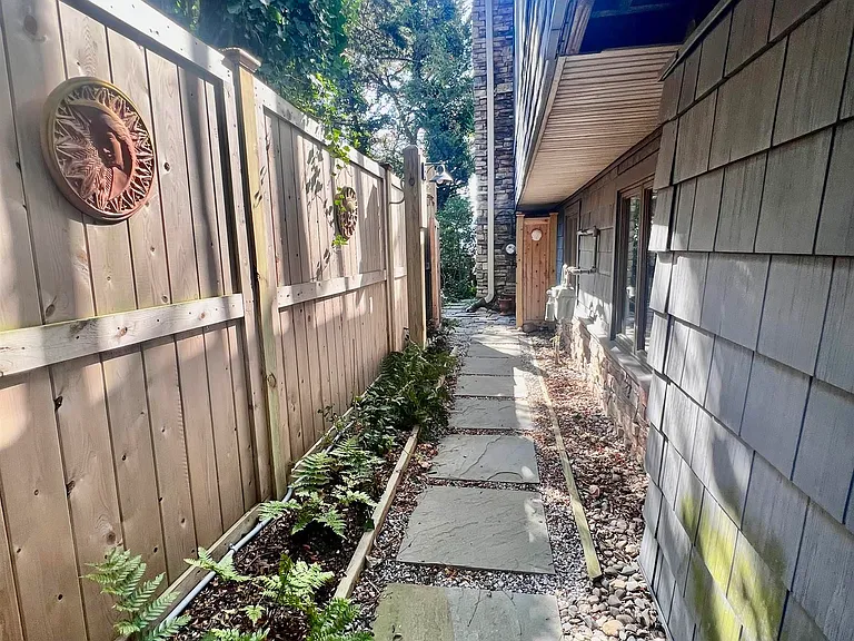 7 N Delavan Ave #2026 — Photo 45