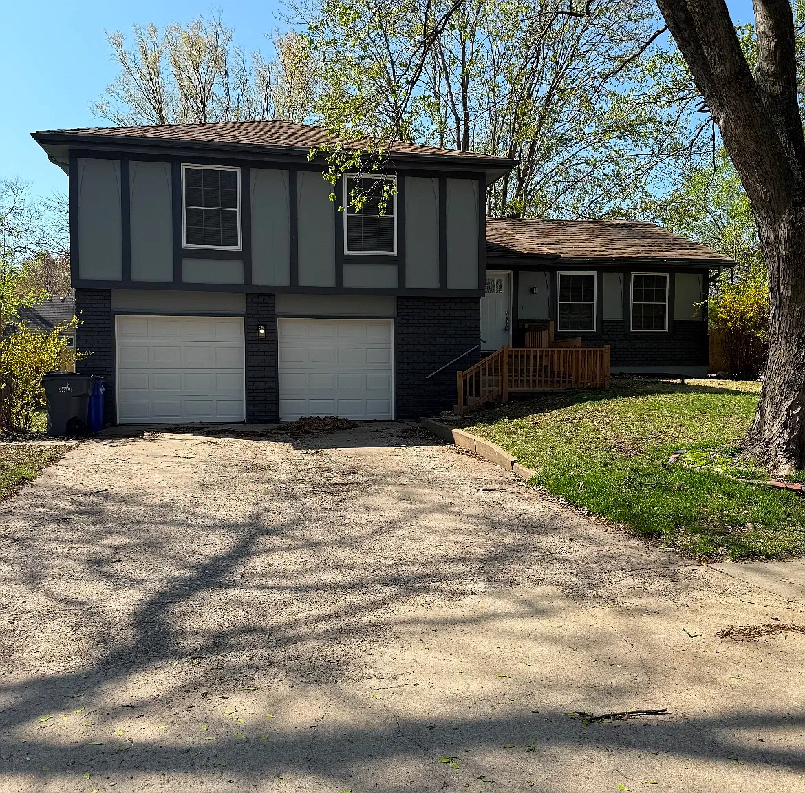 5 bed, 2.5 bath, 2700 sqft, $3,250 — Photo 1