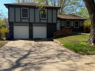 1921 E 152nd St, Olathe, KS 66062
