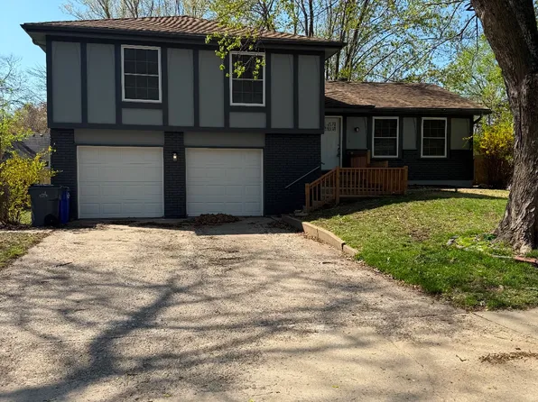 1921 E 152nd St, Olathe, KS 66062