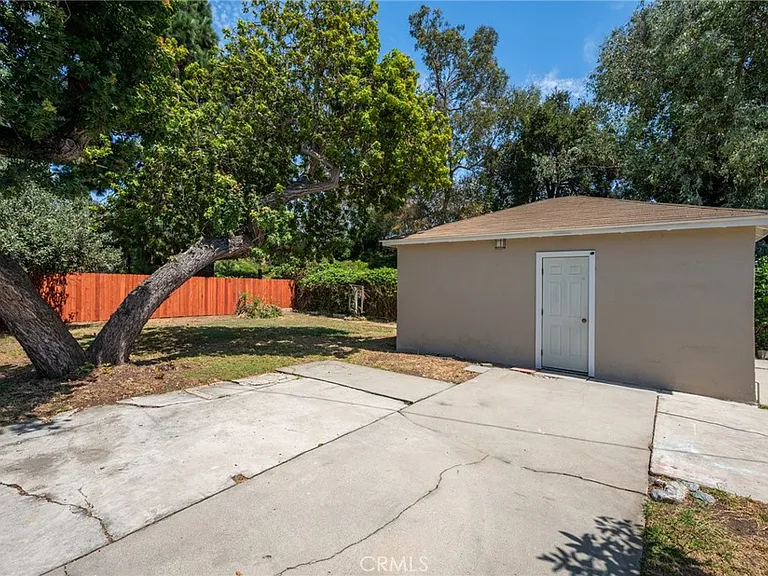 2526 Purdue Ave — Photo 27