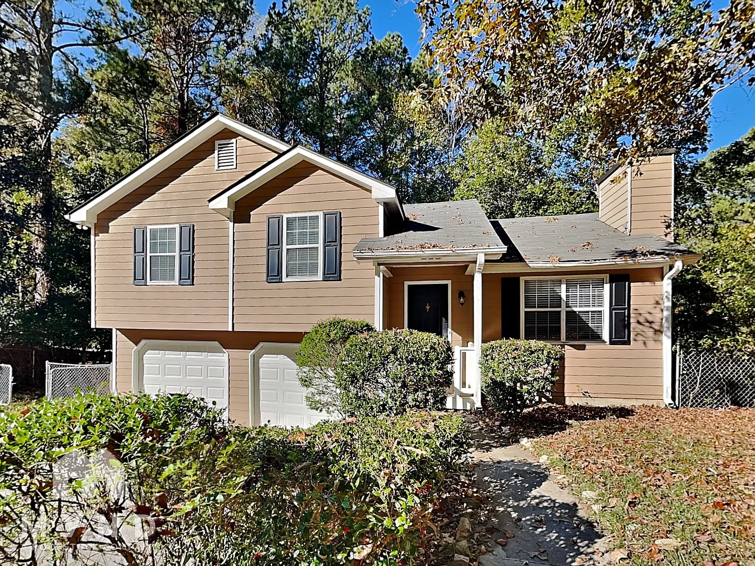 3 bed, 2.0 bath, 1115 sqft, $1,735 — Photo 2