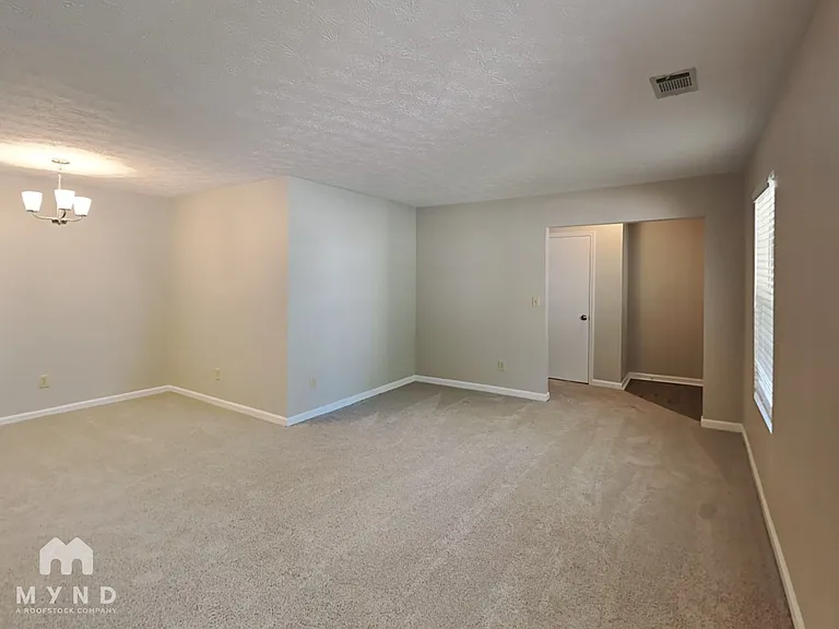 5631 Regency Manor Ct — Photo 10
