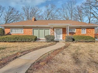 6747 High Cir, Saint Louis, MO 63109
