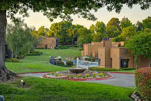 Fountains of Fair Oaks Photo 1