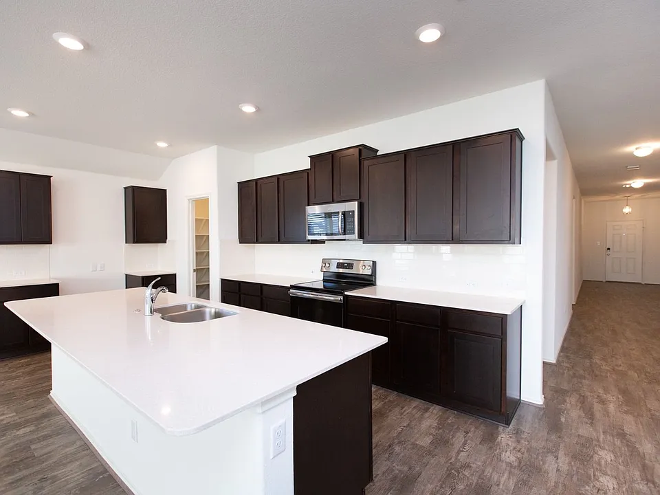 1003 Honey Locust Way