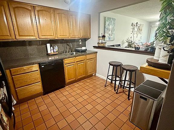 3rd image of 120-09 Ketch Ct #42