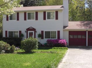 1285 Parkmont Dr, Roswell, GA 30076