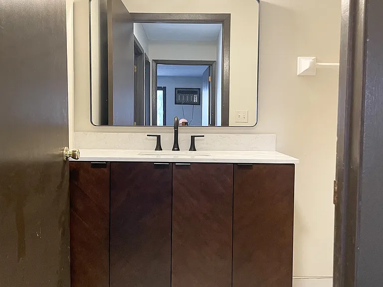 Pinecrest Apartments — Photo 37
