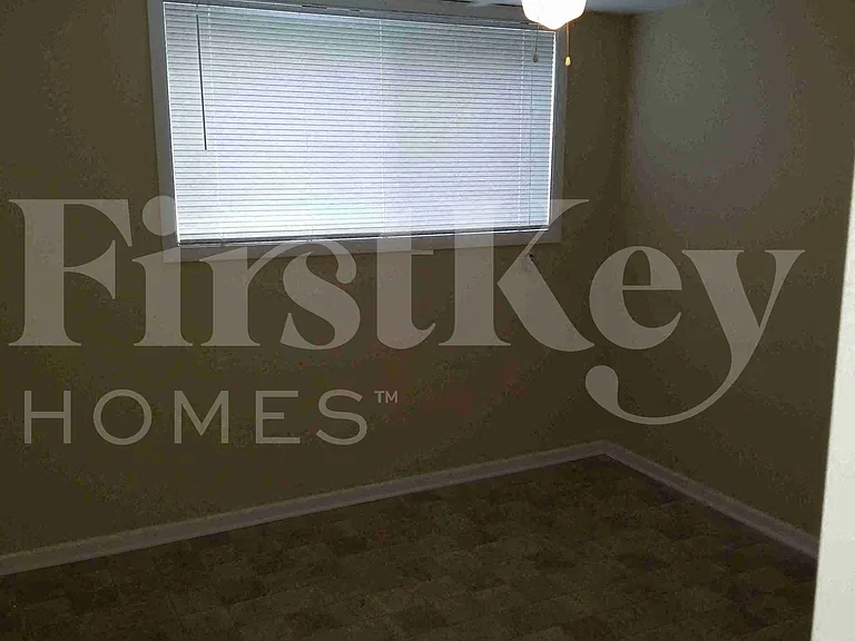 29 N Walnut Ln — Photo 14