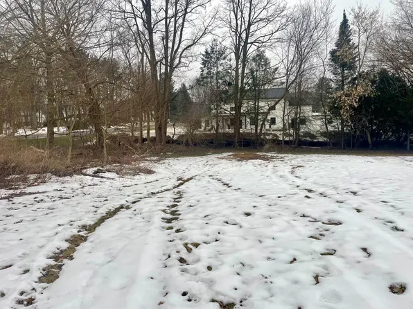 7475 68th St SE, Caledonia, MI 49316