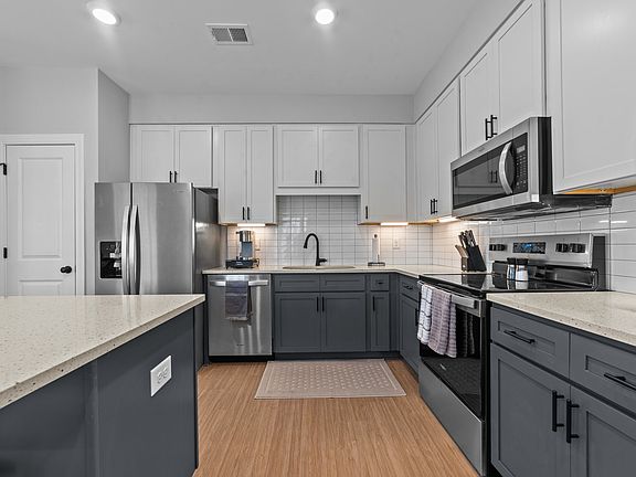 Kitchen - 3 Bedroom Townhome