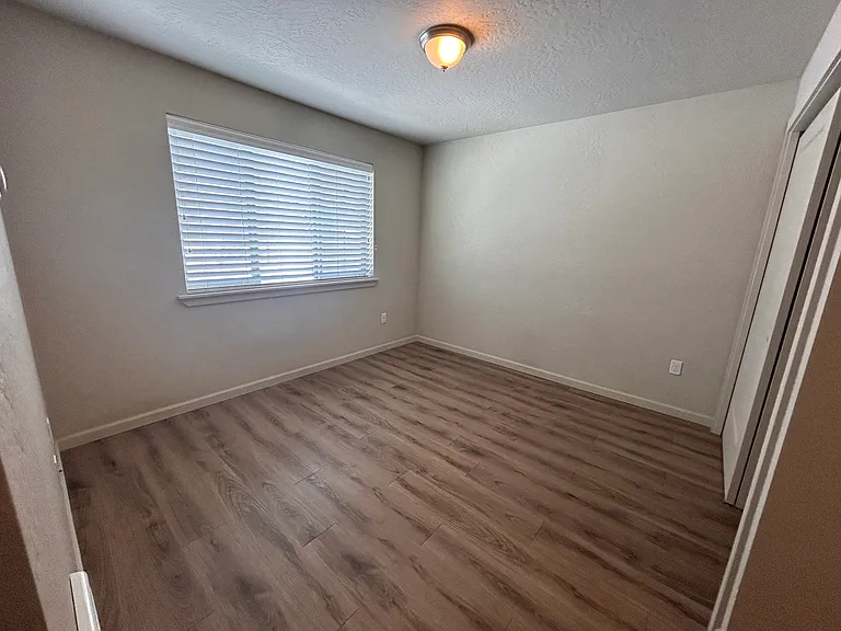 705 E 2nd Ave #101 — Photo 8