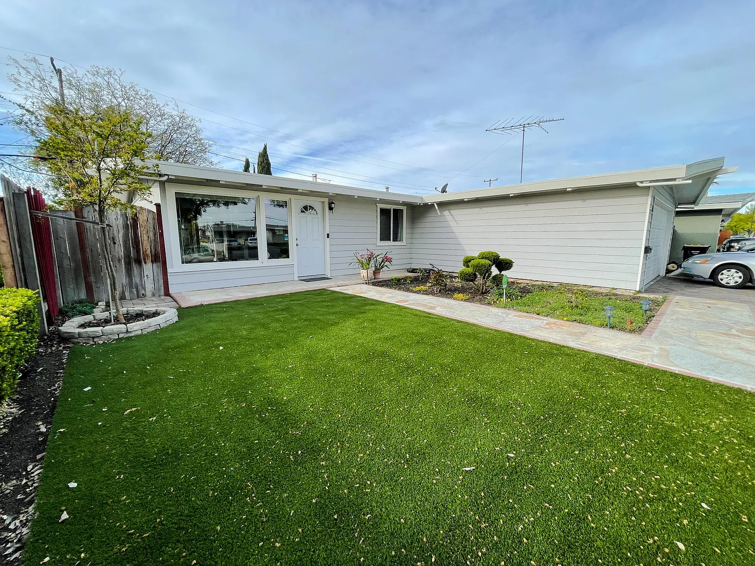 758 Lakebird Dr — Photo 2