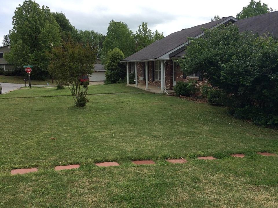 The front lawn is great for yard games.