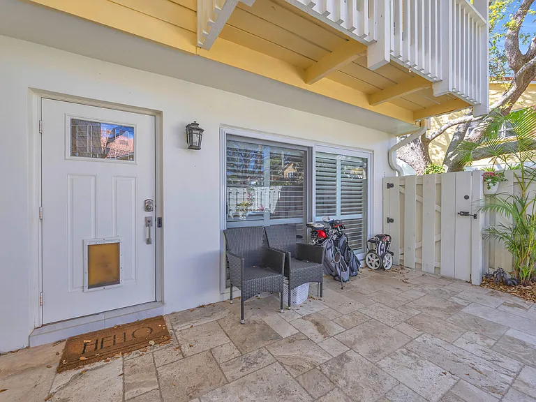 234 Seabreeze Cir — Photo 2