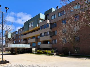 5200 Three Village Dr #2FH, Cleveland, OH 44124