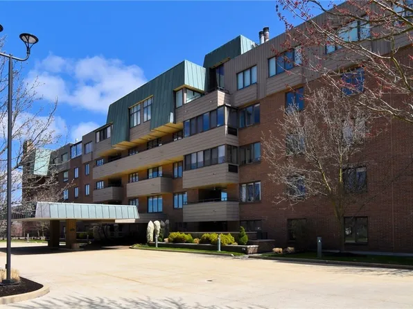 5200 Three Village Dr #2FH, Cleveland, OH 44124