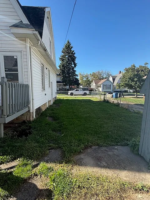 3 bed, 1.5 bath, $1,100 — Photo 3