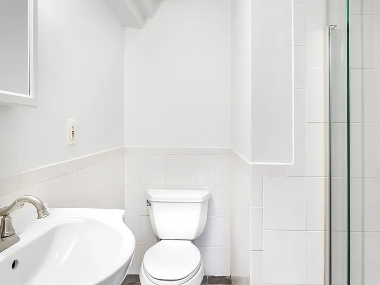 343 W 22nd St #6 — Photo 5