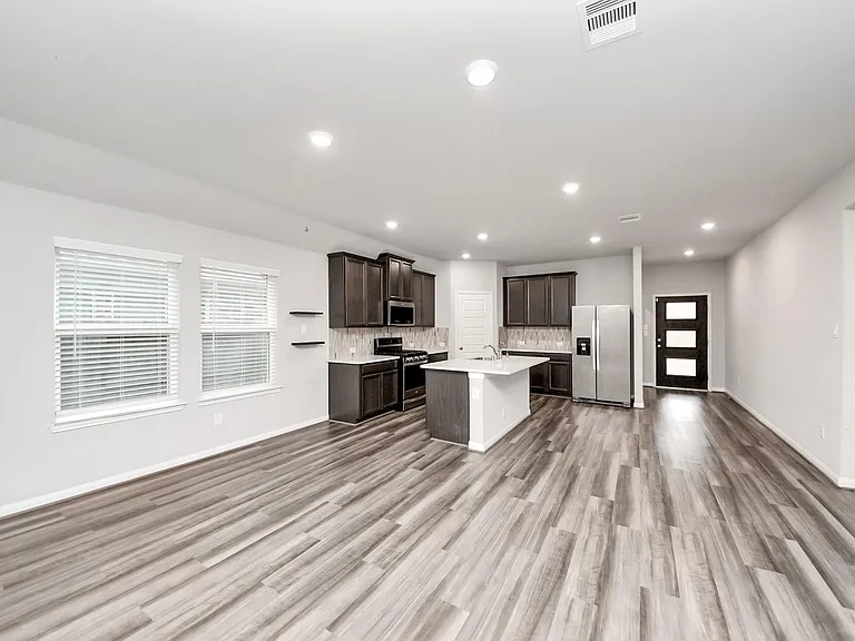 518 Ellwood Terrace Ln — Photo 13